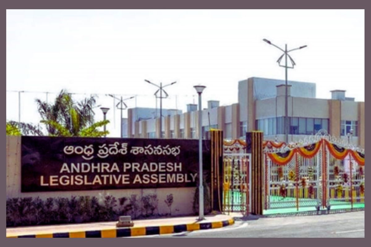 AP Assembly: ఏపీ అసెంబ్లీ బడ్జెట్ సమావేశాలను స్కూల్ విద్యార్థులు ప్రత్యక్షంగా వీక్షించేలా ప్రభుత్వం ప్రత్యేక అవకాశం కల్పించింది.