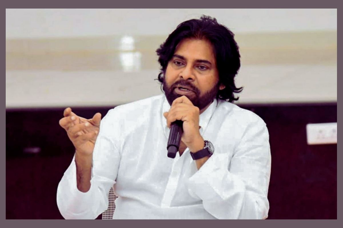Pawan Kalyan: ఏపీలో ఎంఆర్‌పీ కంటే ఎక్కువ ధరకు మద్యం అమ్ముతున్న దుకాణదారులపై ఉప ముఖ్యమంత్రి పవన్ కళ్యాణ్ ఆగ్రహం వ్యక్తం చేశారు.